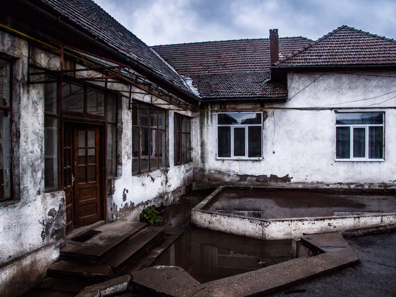 Romania - Photo 4